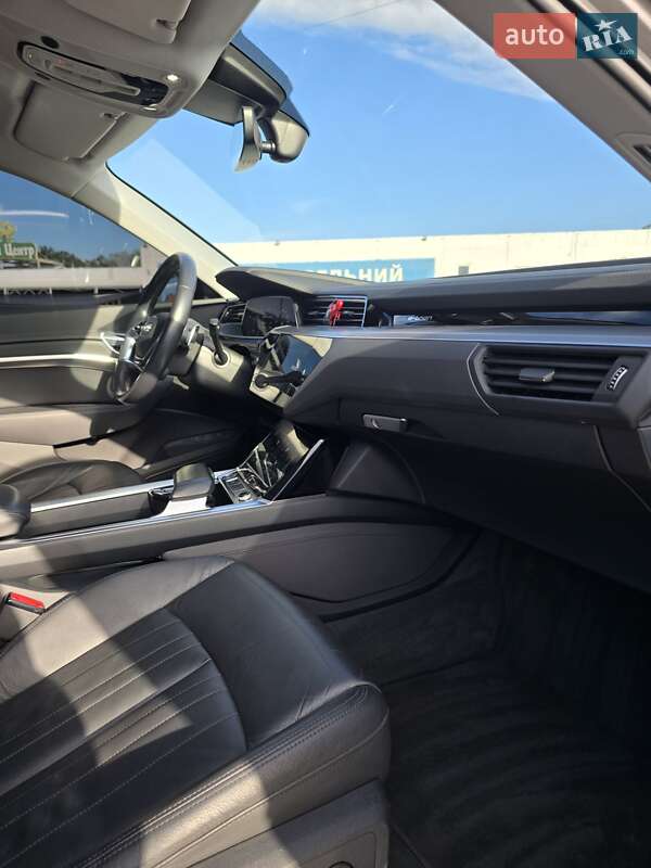 Позашляховик / Кросовер Audi e-tron 2020 в Ужгороді