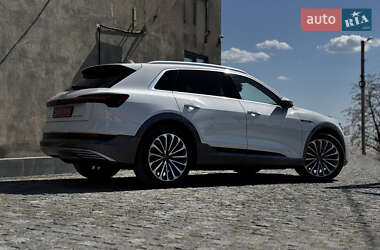 Внедорожник / Кроссовер Audi e-tron 2019 в 