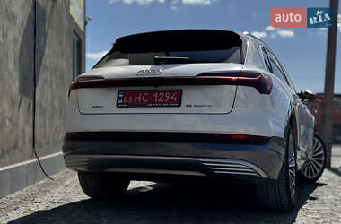Внедорожник / Кроссовер Audi e-tron 2019 в 