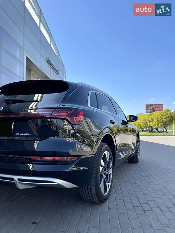 Внедорожник / Кроссовер Audi e-tron 2021 в Хмельницком