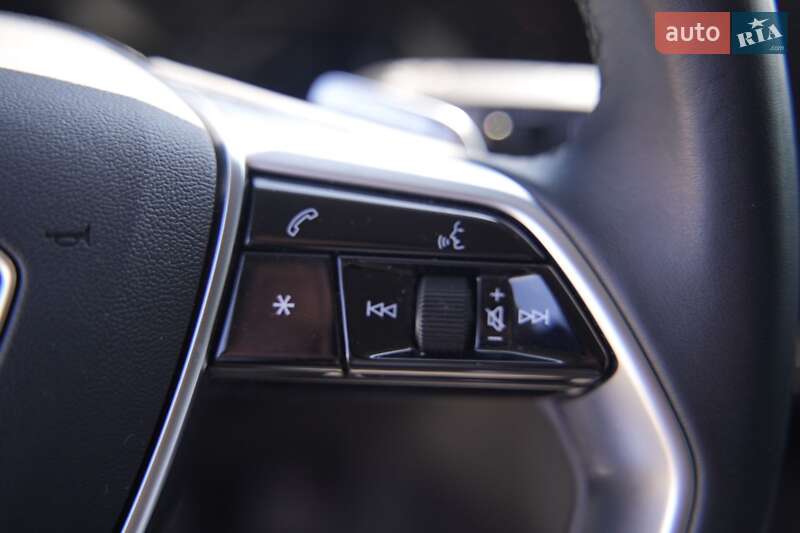 Позашляховик / Кросовер Audi e-tron 2022 в Дубні