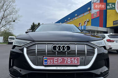 Внедорожник / Кроссовер Audi e-tron 2020 в 