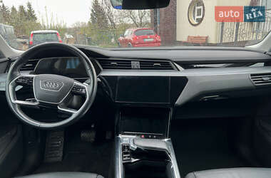Внедорожник / Кроссовер Audi e-tron 2020 в 