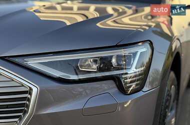 Внедорожник / Кроссовер Audi e-tron 2020 в 