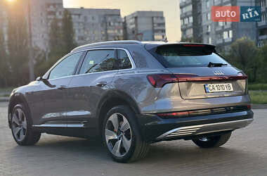 Внедорожник / Кроссовер Audi e-tron 2020 в 