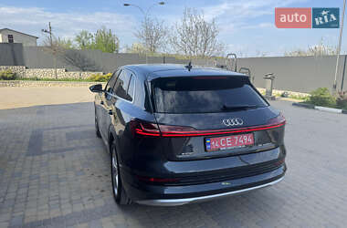 Внедорожник / Кроссовер Audi e-tron 2019 в 