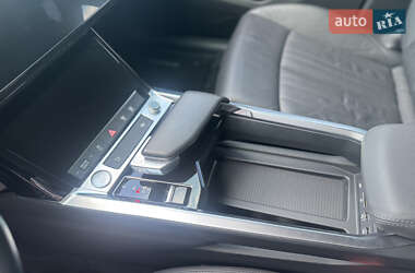 Внедорожник / Кроссовер Audi e-tron 2019 в 