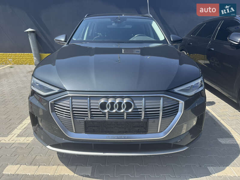 Внедорожник / Кроссовер Audi e-tron 2019 в 