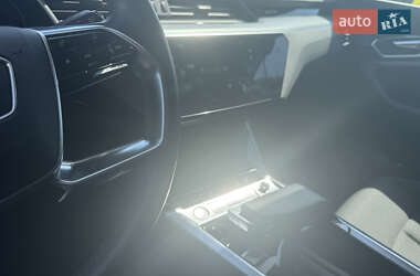 Внедорожник / Кроссовер Audi e-tron 2019 в 