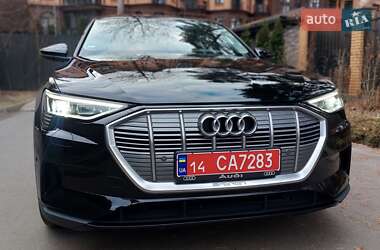 Внедорожник / Кроссовер Audi e-tron 2021 в 