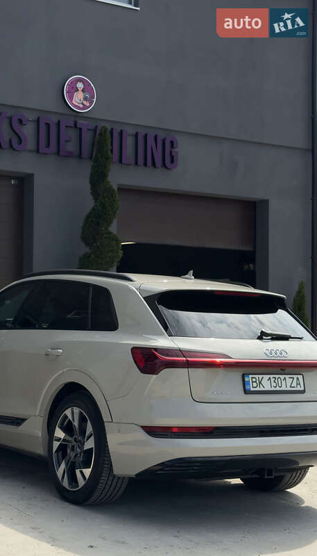 Внедорожник / Кроссовер Audi e-tron 2021 в Ровно