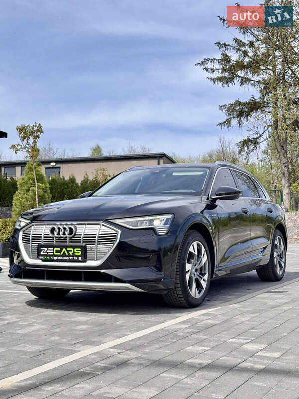 Позашляховик / Кросовер Audi e-tron 2019 в 