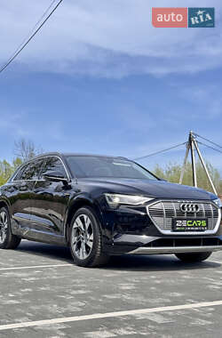 Позашляховик / Кросовер Audi e-tron 2019 в 