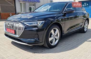 Внедорожник / Кроссовер Audi e-tron 2021 в 