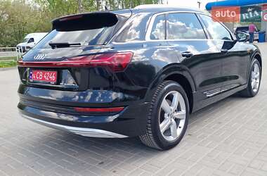 Внедорожник / Кроссовер Audi e-tron 2021 в 