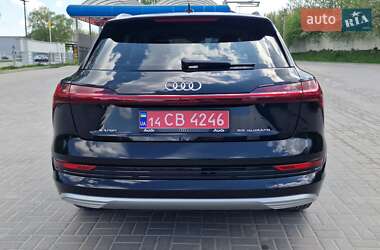 Внедорожник / Кроссовер Audi e-tron 2021 в 