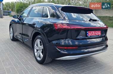 Внедорожник / Кроссовер Audi e-tron 2021 в 