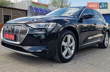 Внедорожник / Кроссовер Audi e-tron 2021 в 