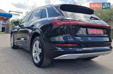 Внедорожник / Кроссовер Audi e-tron 2021 в 