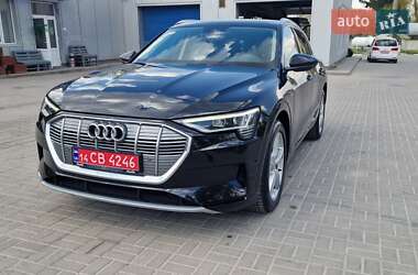 Внедорожник / Кроссовер Audi e-tron 2021 в 
