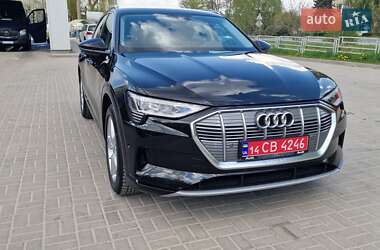 Внедорожник / Кроссовер Audi e-tron 2021 в 