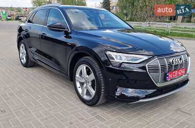 Внедорожник / Кроссовер Audi e-tron 2021 в 