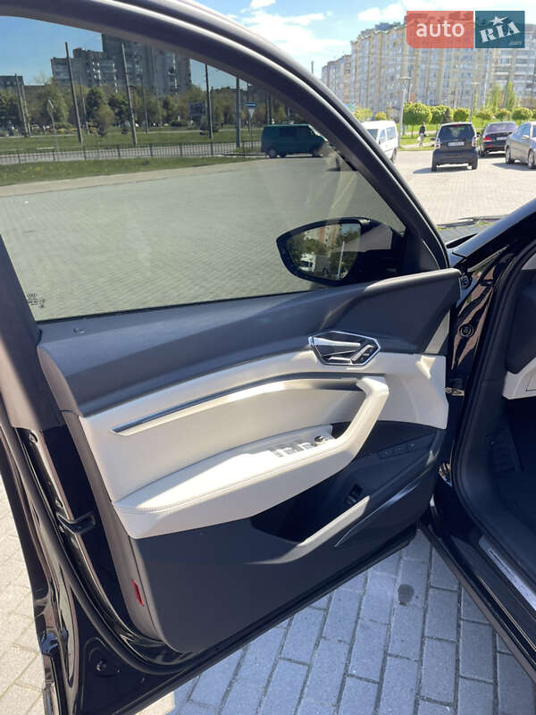 Позашляховик / Кросовер Audi e-tron 2021 в Львові