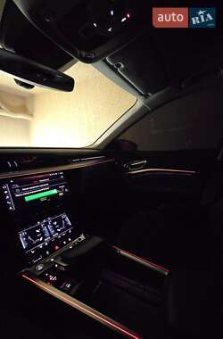 Внедорожник / Кроссовер Audi e-tron 2020 в 