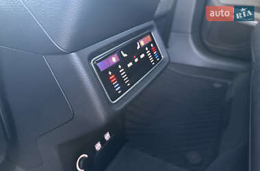 Внедорожник / Кроссовер Audi e-tron 2019 в 