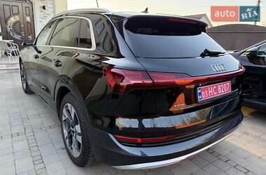 Внедорожник / Кроссовер Audi e-tron 2019 в 