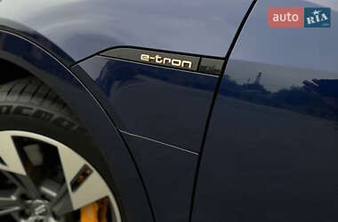 Внедорожник / Кроссовер Audi e-tron 2020 в 
