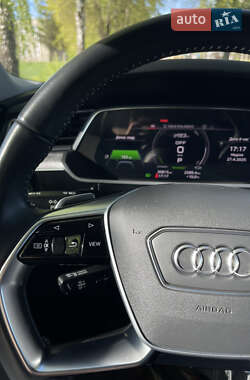 Внедорожник / Кроссовер Audi e-tron 2021 в 