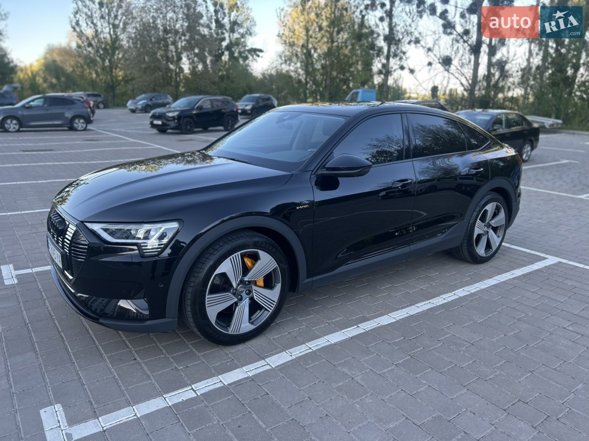 2020 Audi e-tron - мініатюра 2