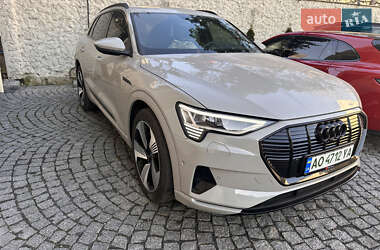 Внедорожник / Кроссовер Audi e-tron 2021 в 