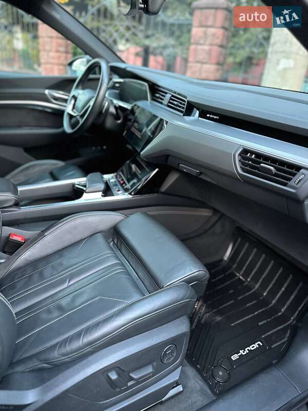 Позашляховик / Кросовер Audi e-tron 2020 в Києві