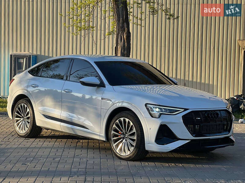 Audi e-tron 2022