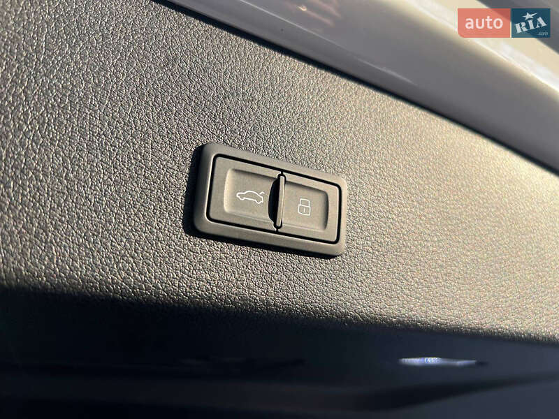 Позашляховик / Кросовер Audi e-tron 2022 в Дніпрі