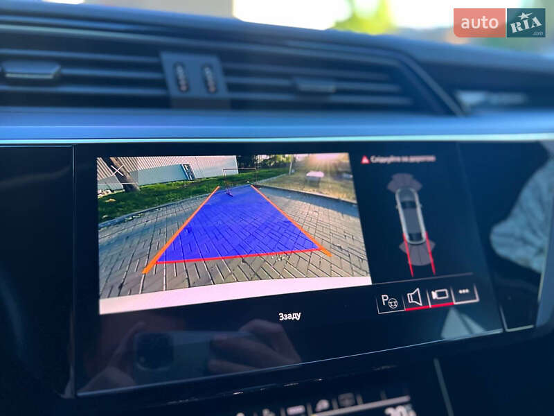Позашляховик / Кросовер Audi e-tron 2022 в Дніпрі