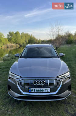 Внедорожник / Кроссовер Audi e-tron 2019 в 