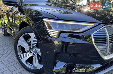 Внедорожник / Кроссовер Audi e-tron 2019 в 