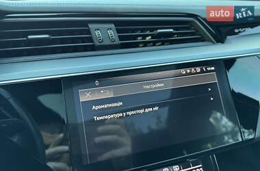 Внедорожник / Кроссовер Audi e-tron 2019 в 