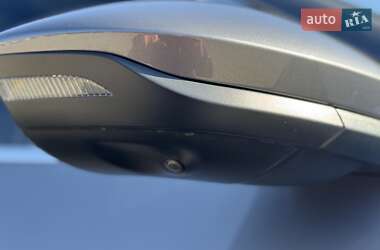 Внедорожник / Кроссовер Audi e-tron 2019 в 