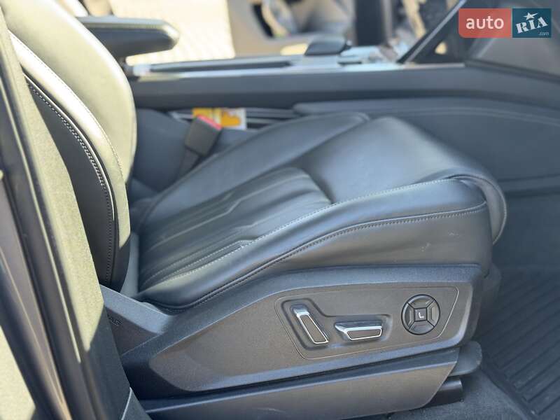 Внедорожник / Кроссовер Audi e-tron 2019 в Львове