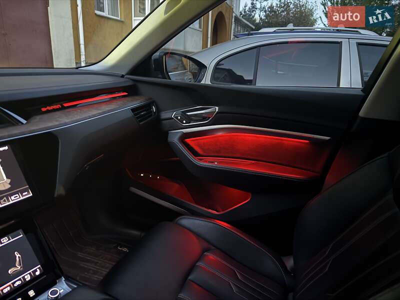 Внедорожник / Кроссовер Audi e-tron 2019 в Львове