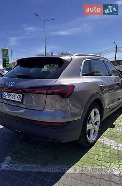 Позашляховик / Кросовер Audi e-tron 2020 в 