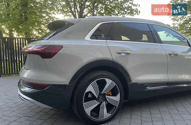 Внедорожник / Кроссовер Audi e-tron 2020 в 