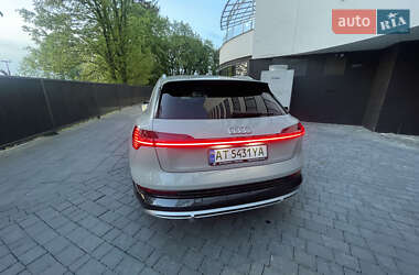 Внедорожник / Кроссовер Audi e-tron 2020 в 