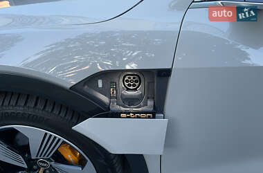 Внедорожник / Кроссовер Audi e-tron 2020 в 
