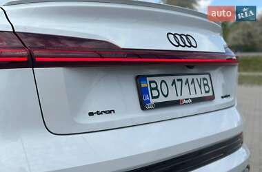 Внедорожник / Кроссовер Audi e-tron 2021 в 