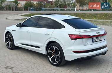 Внедорожник / Кроссовер Audi e-tron 2021 в 